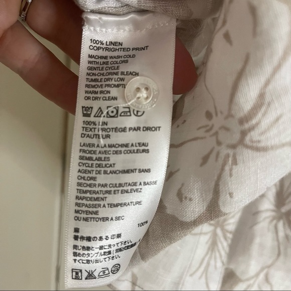 Tommy Bahama tan button down floral blouse with rolled up sleeve small - Picture 3 of 4